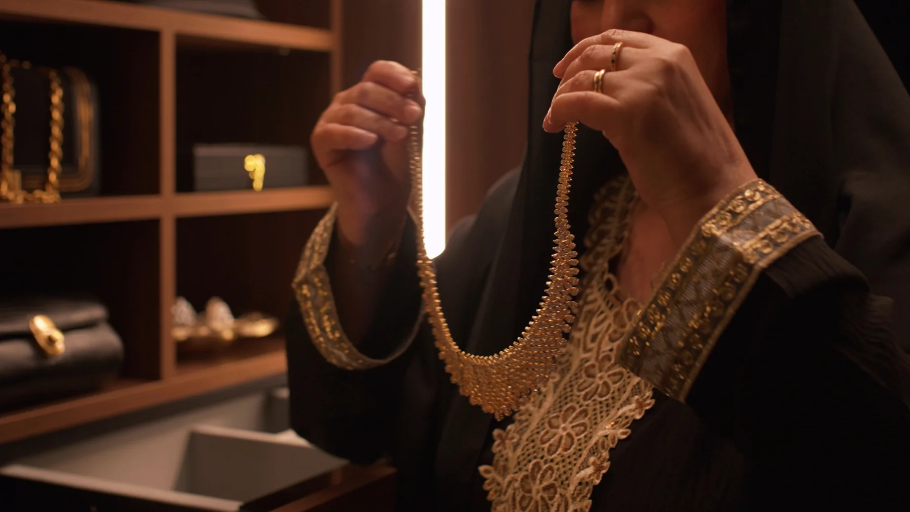 CREATIVE CLOSETS — frame 1
